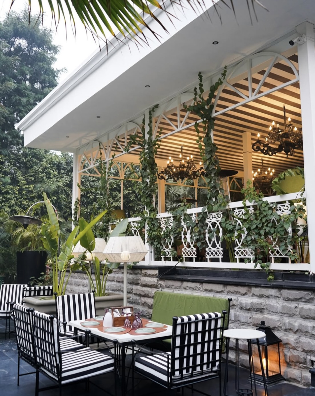 AE3FB1D4-ADFC-4D61-83BC-DD9E66552A5A 3